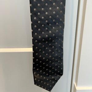 Elegant Black and Gray Tie Ike behar
